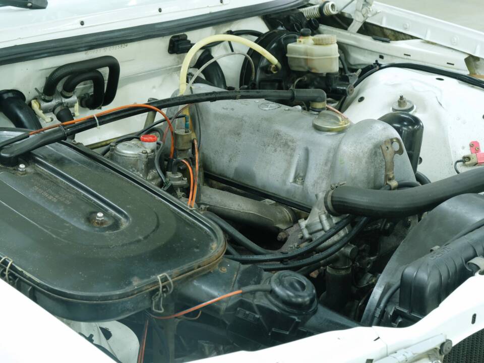 Bild 48/50 von Mercedes-Benz 230 (1977)