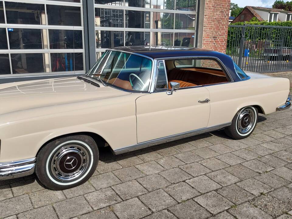 Bild 2/29 von Mercedes-Benz 280 SE (1968)