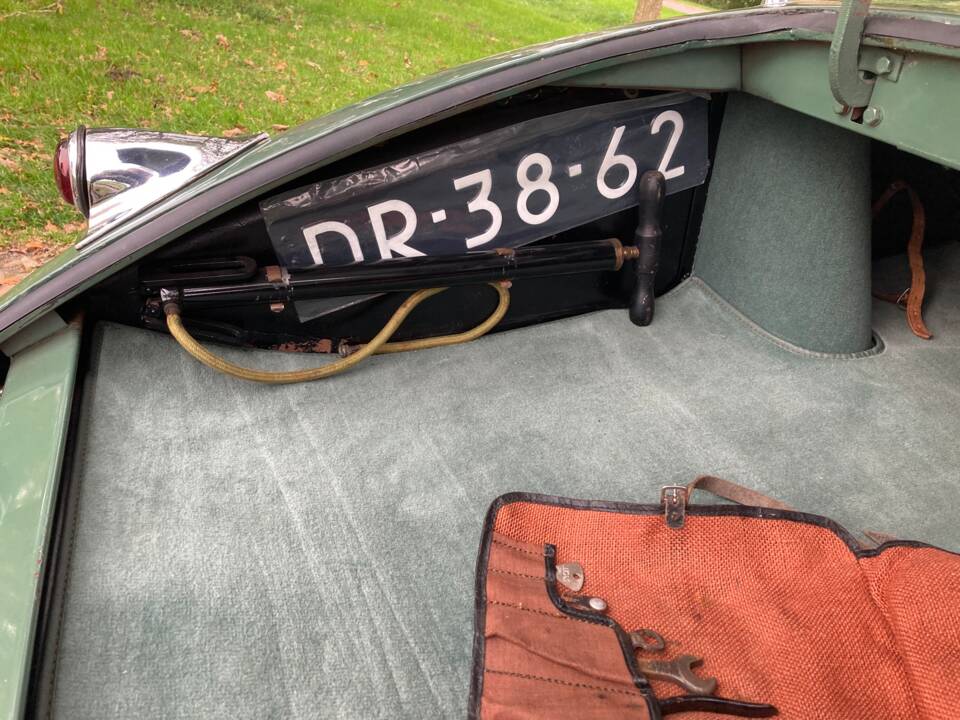 Immagine 22/30 di Jaguar XK 120 OTS (1950)