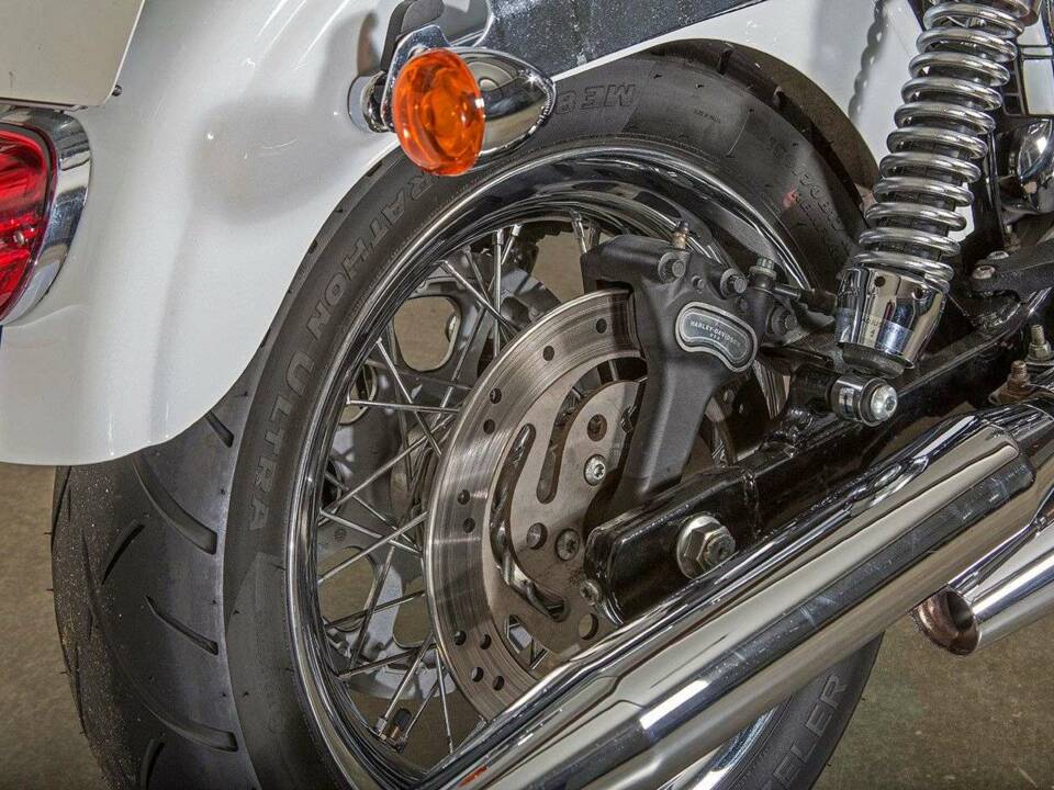 Image 13/31 of Harley-Davidson DUMMY (2005)