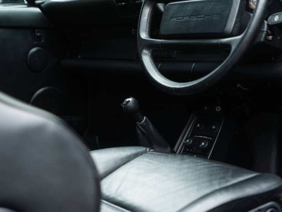 Image 47/67 of Porsche 911 Turbo 3.3 (1987)