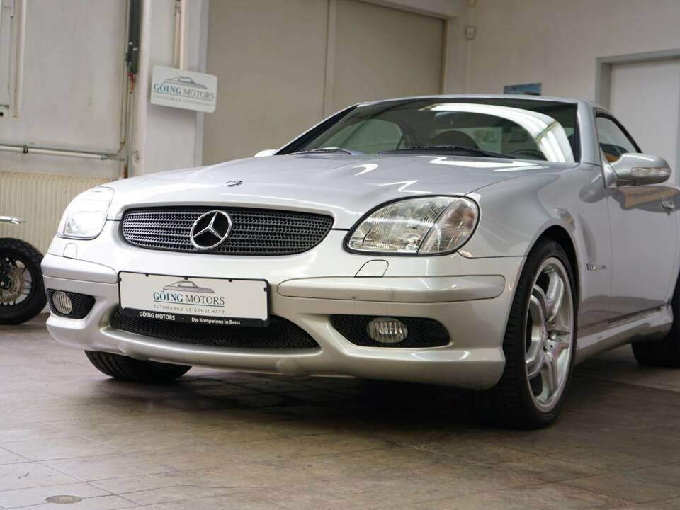 Immagine 7/50 di Mercedes-Benz SLK 32 AMG (2002)