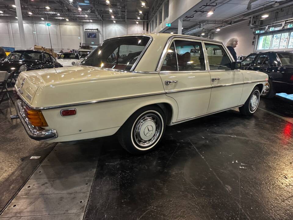 Image 4/21 of Mercedes-Benz 240 D 3,0 (1976)