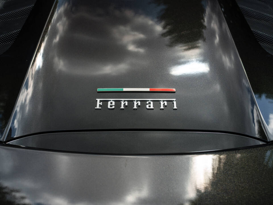 Image 19/41 of Ferrari 488 Spider (2017)