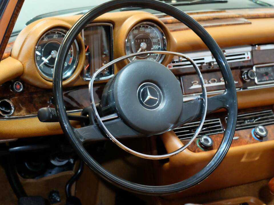 Immagine 23/29 di Mercedes-Benz 280 SE 3,5 (1970)