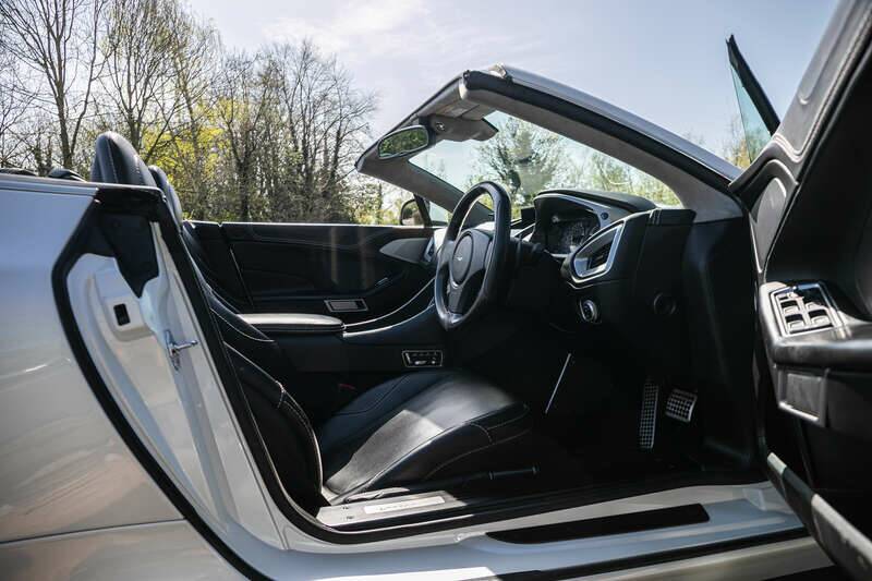 Image 9/50 of Aston Martin Vanquish Volante (2014)