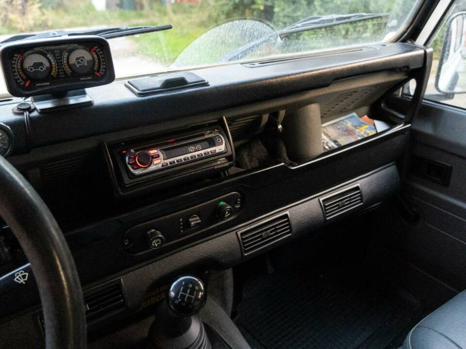 Afbeelding 18/23 van Land Rover Defender 90 Td5 (1999)