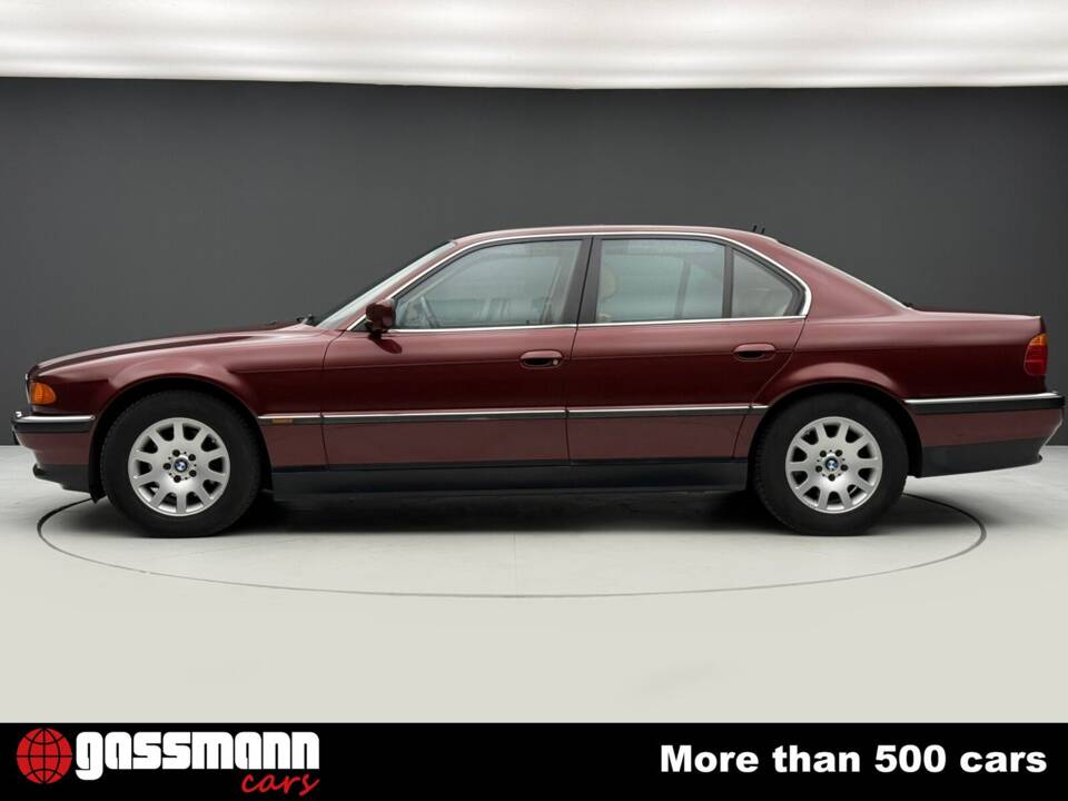 Obraz 5/15 pojazdu BMW 735i (2000)