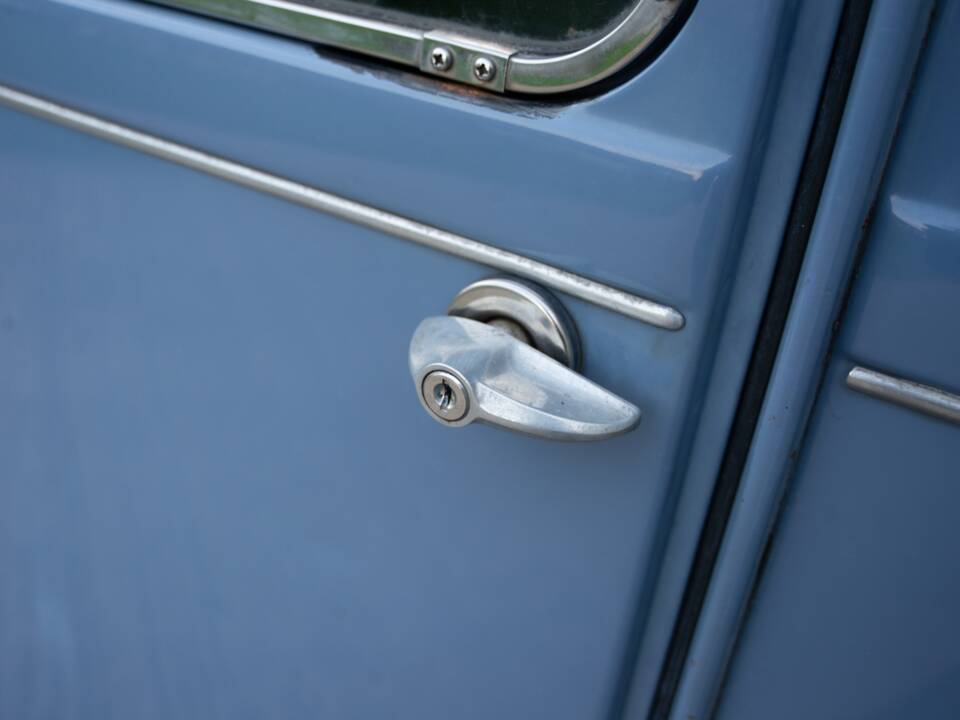 Image 27/38 de Citroën 2 CV 6 (1988)