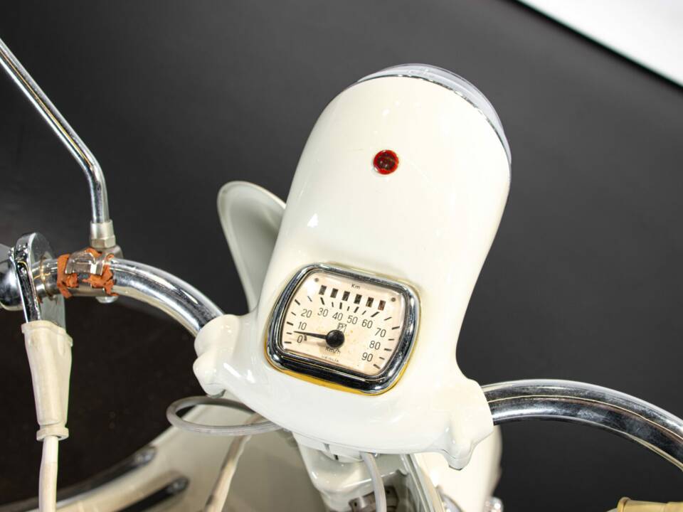 Image 48/50 of Piaggio Vespa 150 "Struzzo" VL (1956)