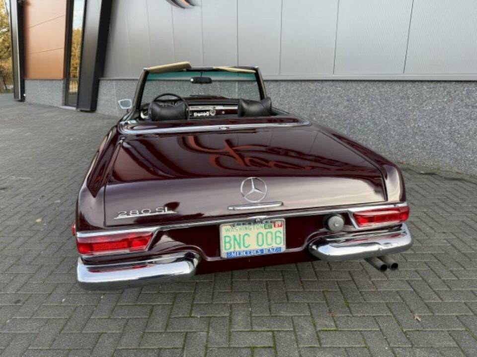 Image 9/36 de Mercedes-Benz 280 SL (1969)