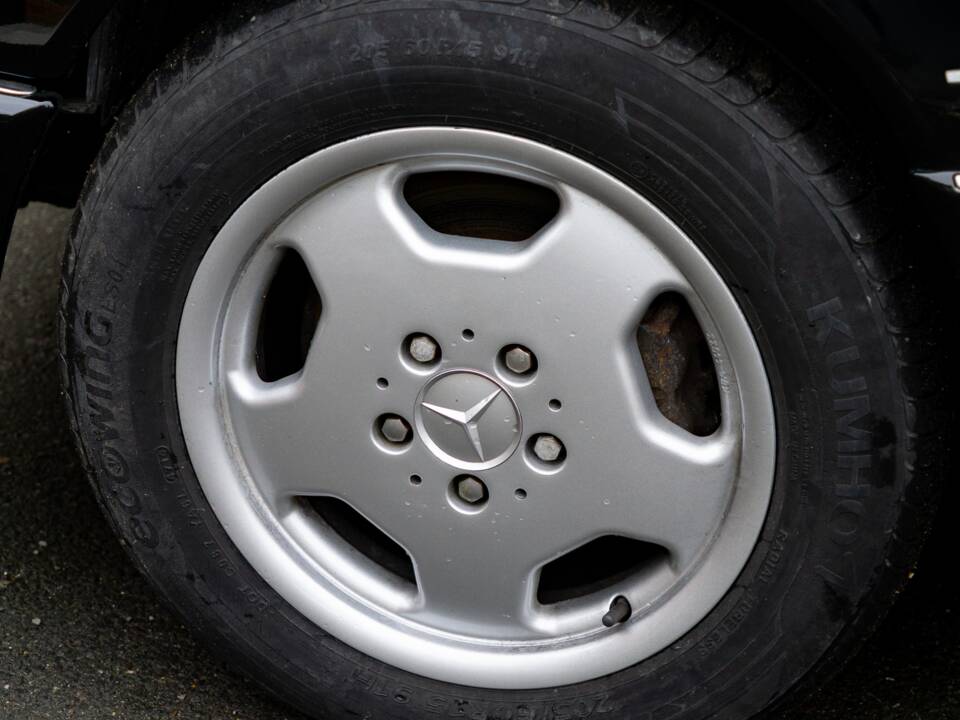 Bild 27/42 von Mercedes-Benz E 320 (1995)