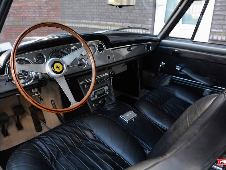 Image 9/15 of Ferrari 250 GTE (1963)