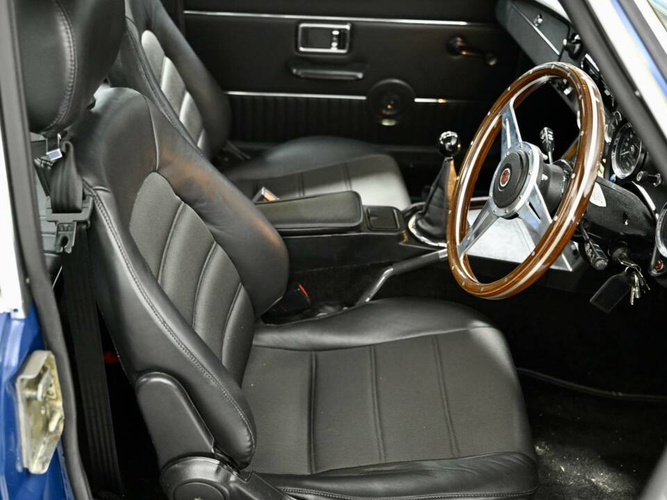 Afbeelding 22/50 van MG MGB GT V8 (1974)