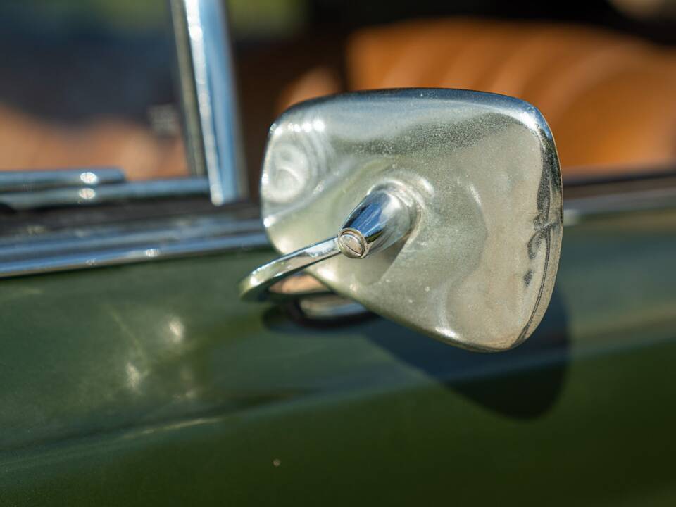 Imagen 37/50 de Mercedes-Benz 220 SE b (1964)