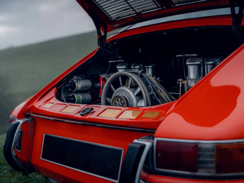 Image 62/63 of Porsche 911 R (1967)