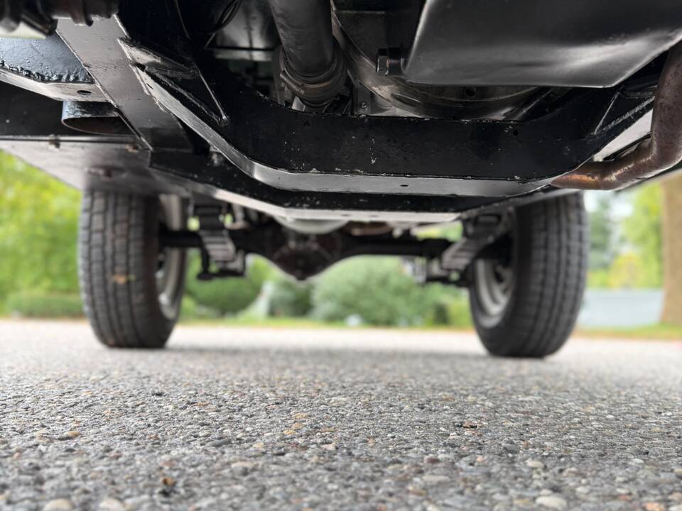 Image 14/20 of Land Rover 88 (1977)