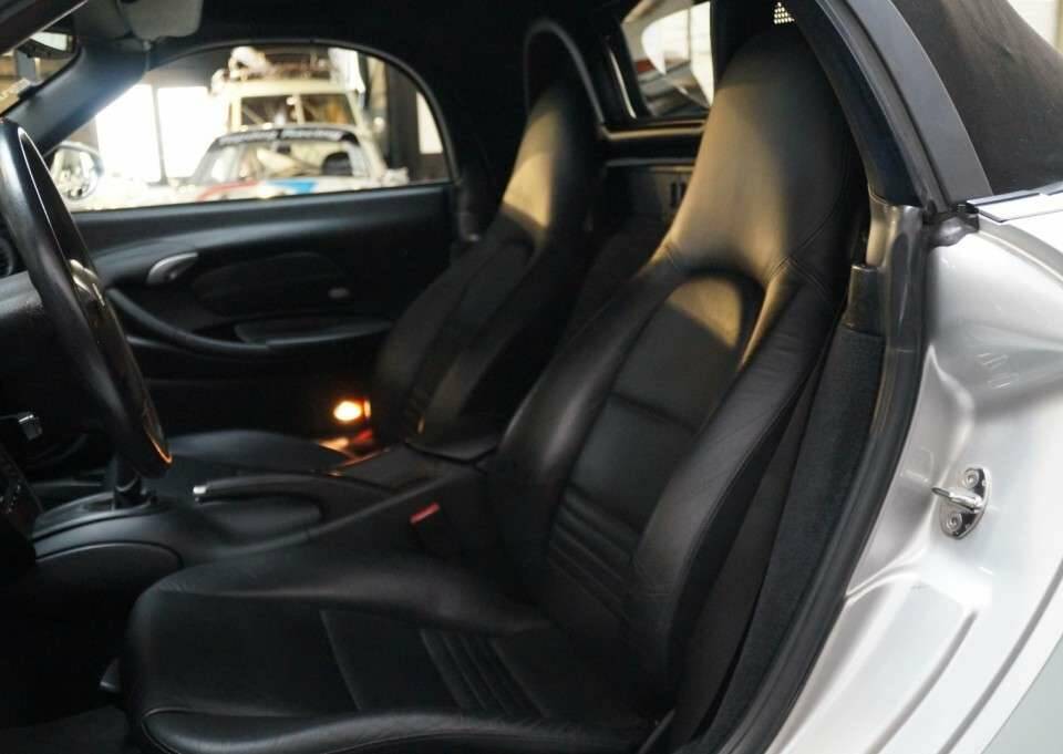 Immagine 50/50 di Porsche Boxster (2003)
