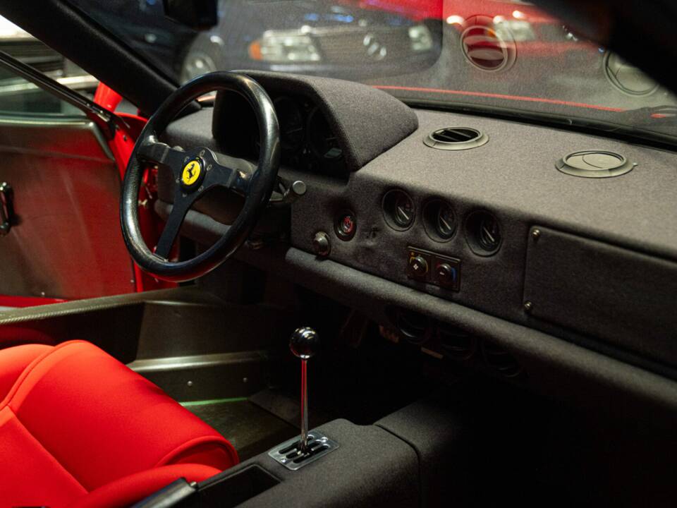 Image 27/50 de Ferrari F40 (1991)