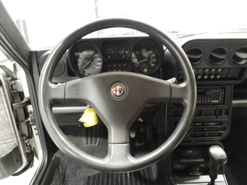 Immagine 6/15 di Alfa Romeo 33 - 1.5 4x4 (1985)