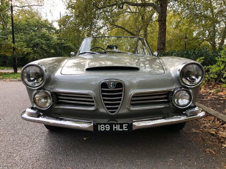 Imagen 10/50 de Alfa Romeo 2600 Spider (1964)