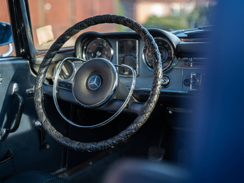 Bild 29/69 von Mercedes-Benz 230 SL (1967)