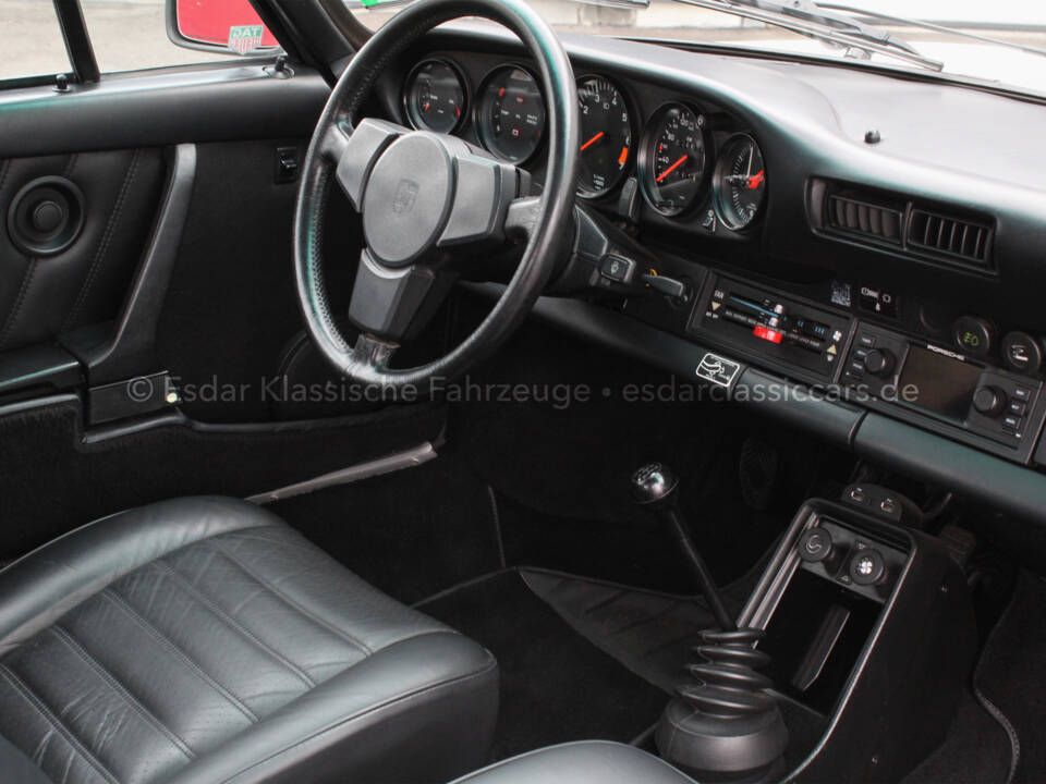 Afbeelding 13/36 van Porsche 911 Carrera 3.2 (1984)