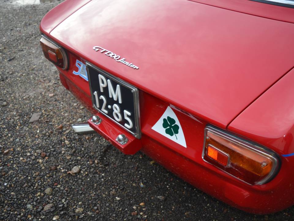 Imagen 7/15 de Alfa Romeo Giulia 1300 GT Junior (1967)