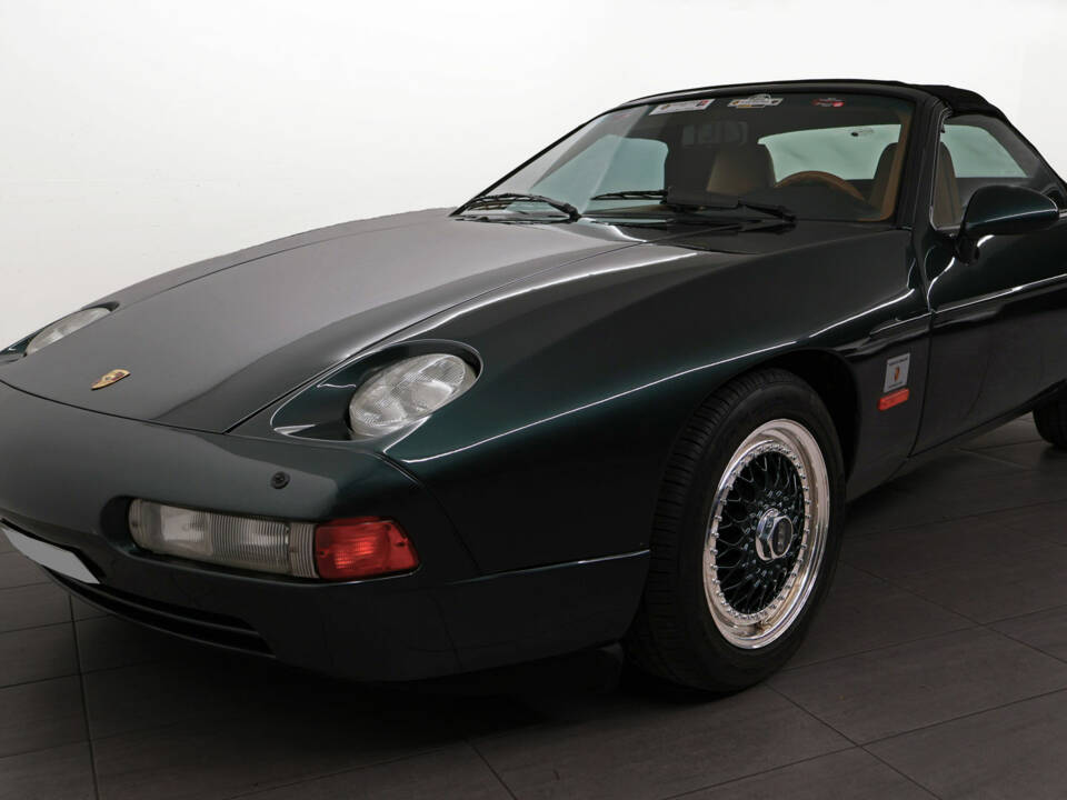 Image 2/8 of Porsche 928 S (1985)