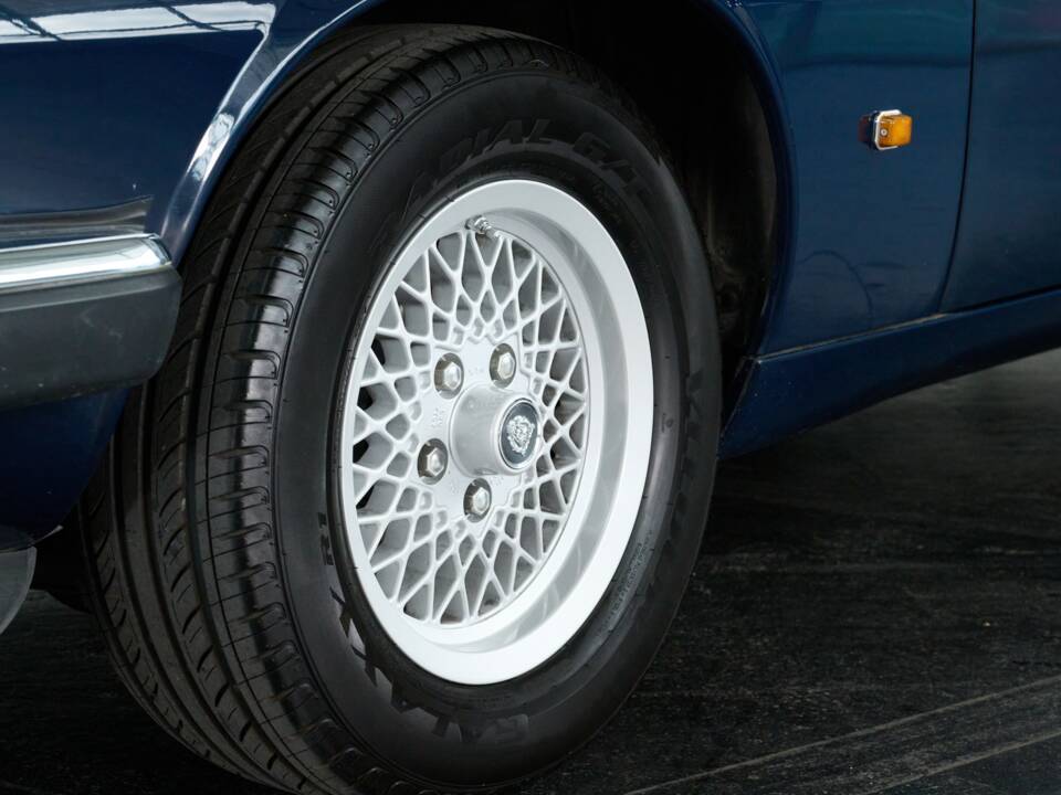Image 10/50 of Jaguar XJS 5.3 V12 (1993)