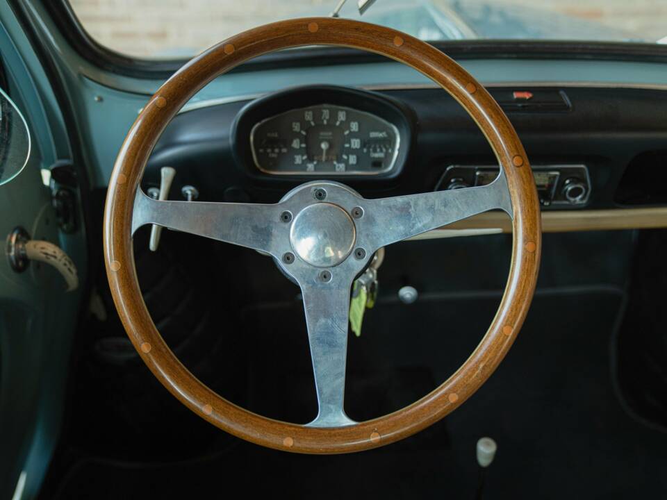 Image 38/50 of Renault 4 CV (1957)