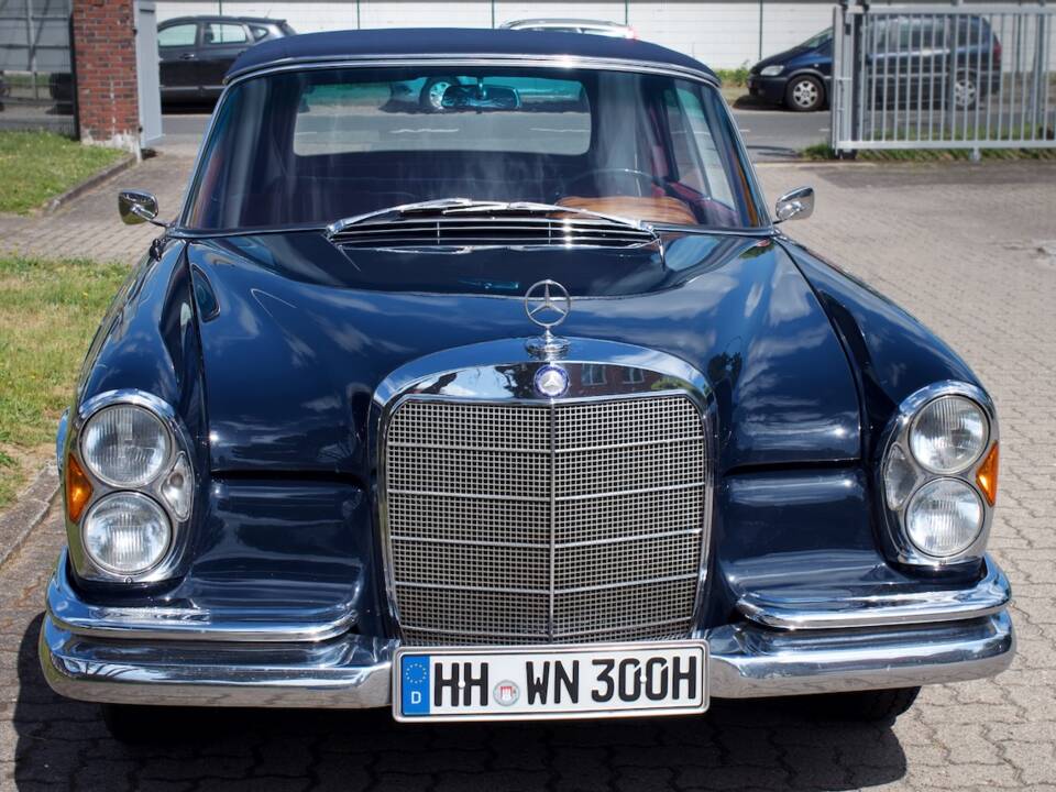 Image 30/39 of Mercedes-Benz 300 SE (1962)