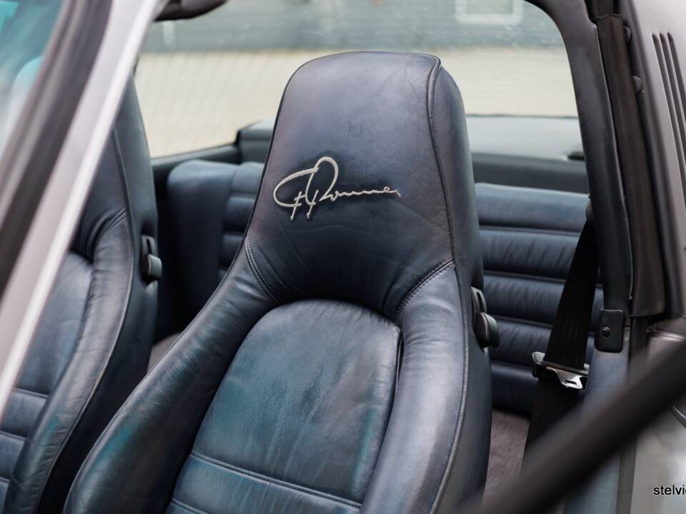 Image 34/44 de Porsche 911 Carrera 3.2 &quot;#250.000 911&quot; (1988)