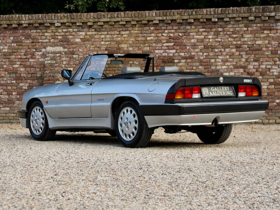 Image 2/50 de Alfa Romeo 2.0 Spider QV (1988)