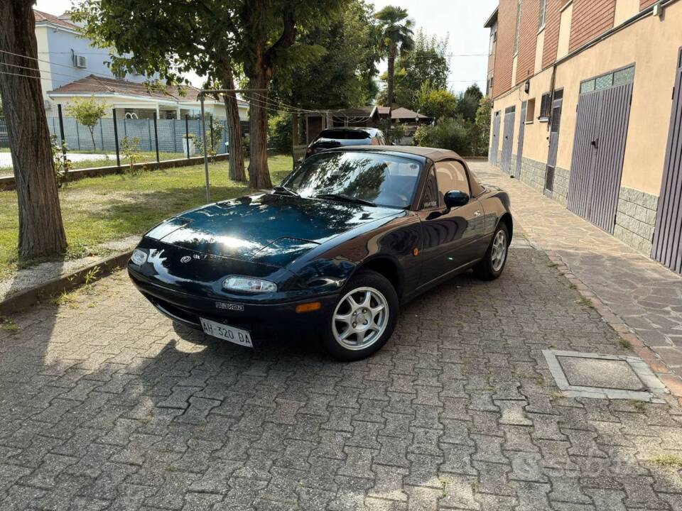 Image 1/6 de Mazda MX-5 1.6 (1996)