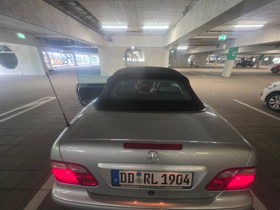 Bild 7/14 von Mercedes-Benz CLK 320 (1999)
