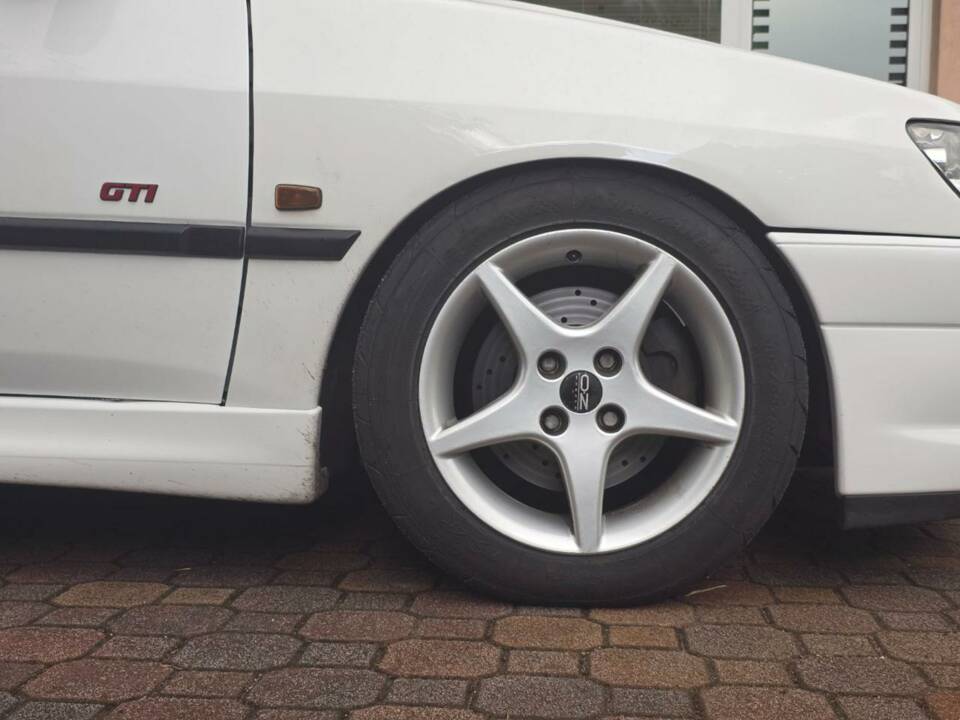 Immagine 8/30 di Peugeot 306 2.0i GTi6 (1997)