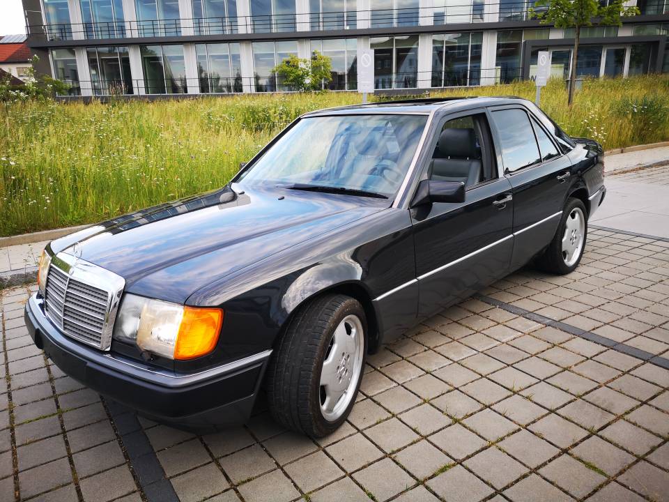 Image 1/48 de Mercedes-Benz 400 E (1993)