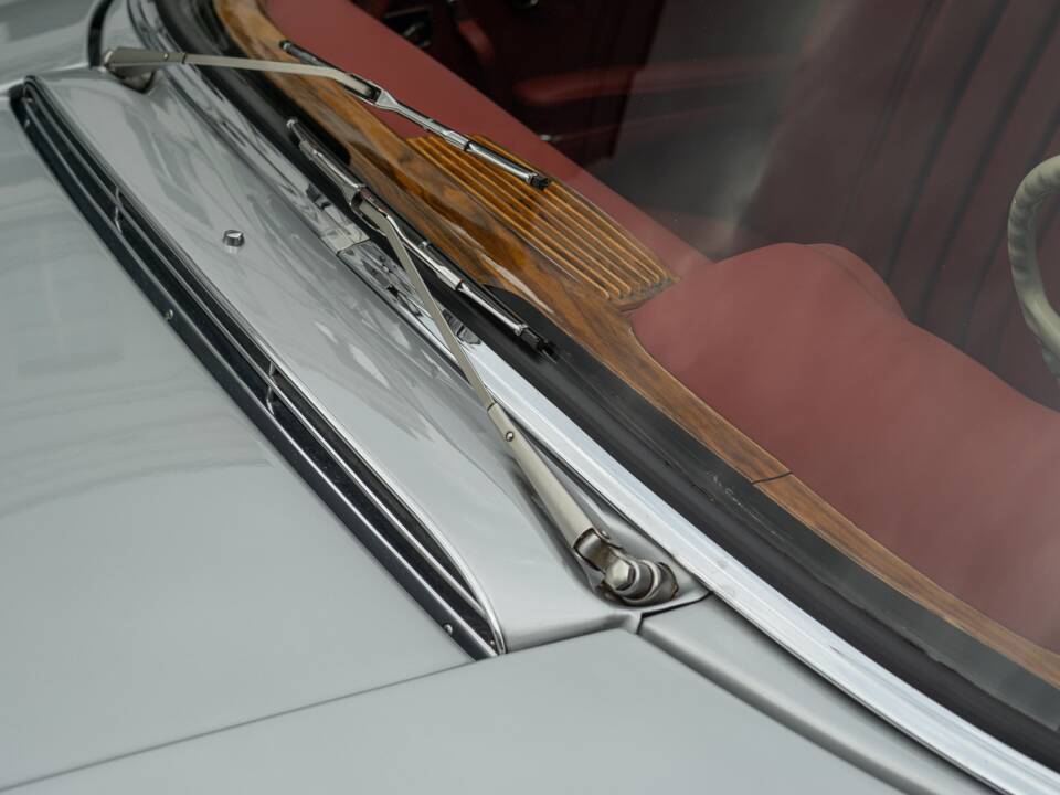 Image 28/95 of Mercedes-Benz 280 SE 3,5 (1970)