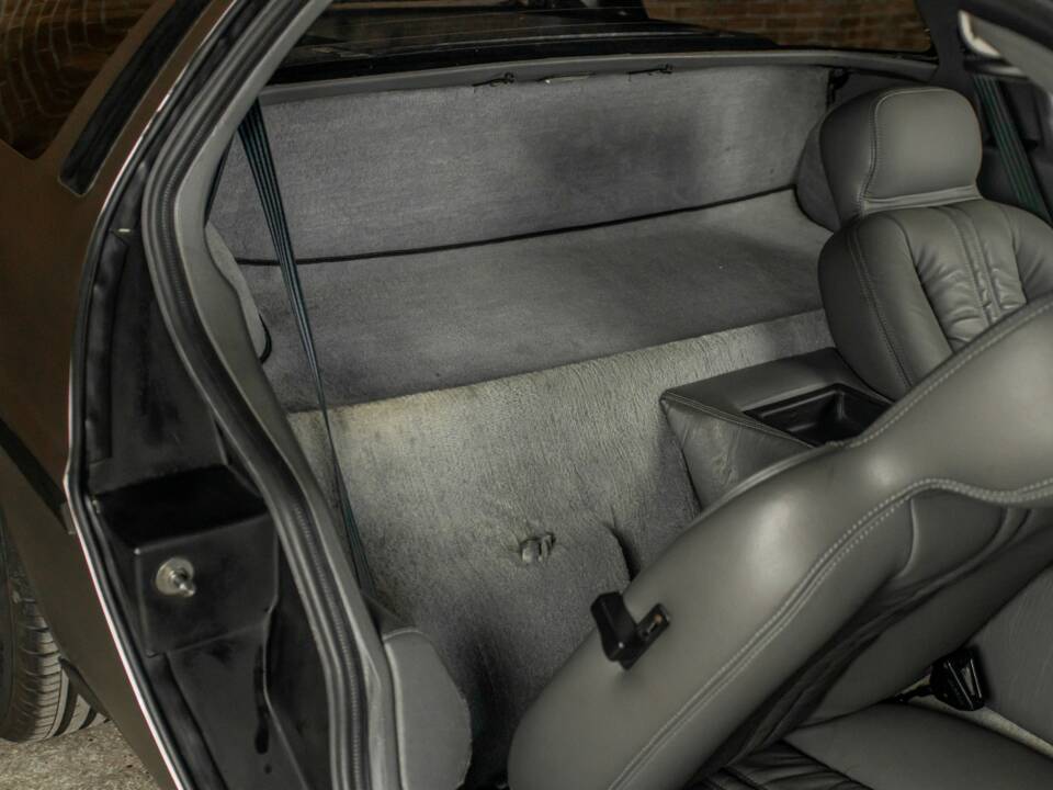 Image 43/66 of DeLorean DMC-12 (1981)
