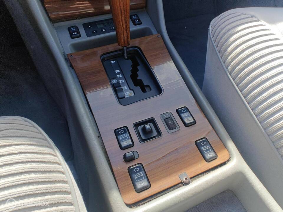 Bild 24/39 von Mercedes-Benz 420 SEL (1986)
