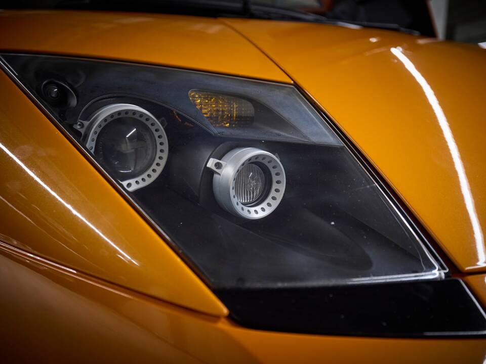 Image 91/99 of Lamborghini Murciélago (2003)