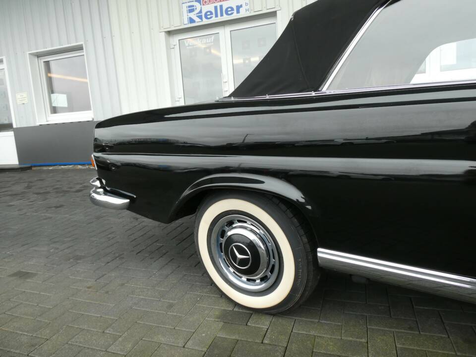 Imagen 24/26 de Mercedes-Benz 220 SE b (1963)