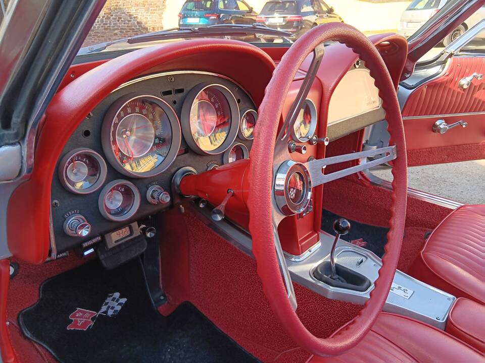 Image 23/35 of Chevrolet Corvette Sting Ray (1963)