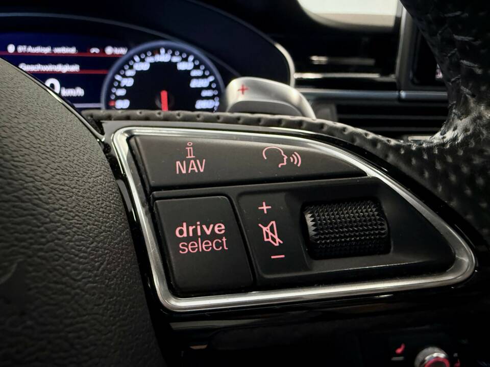 Bild 26/28 von Audi RS6 Avant Performance (2017)