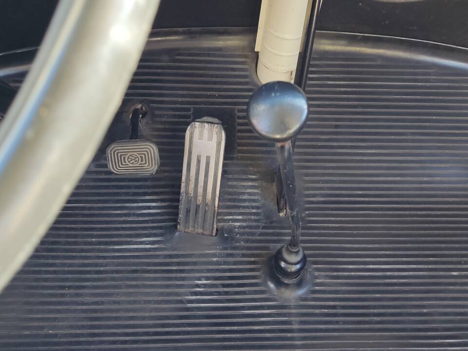 Bild 66/98 von Volkswagen T2b Kastenwagen (1979)