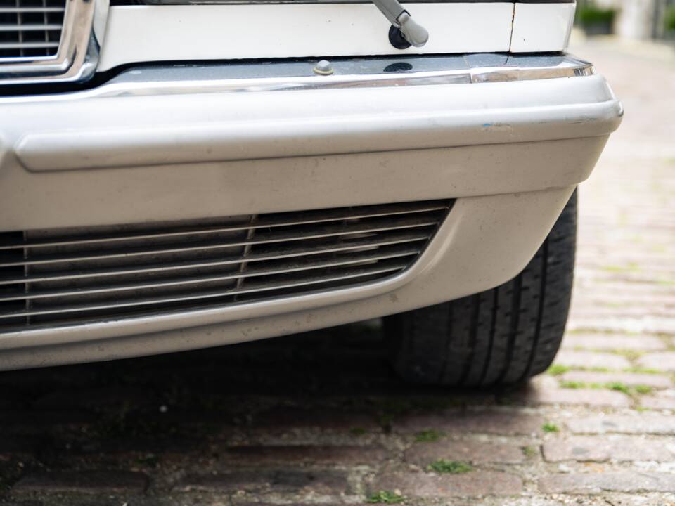 Image 32/50 of Mercedes-Benz 500 SEL (1984)