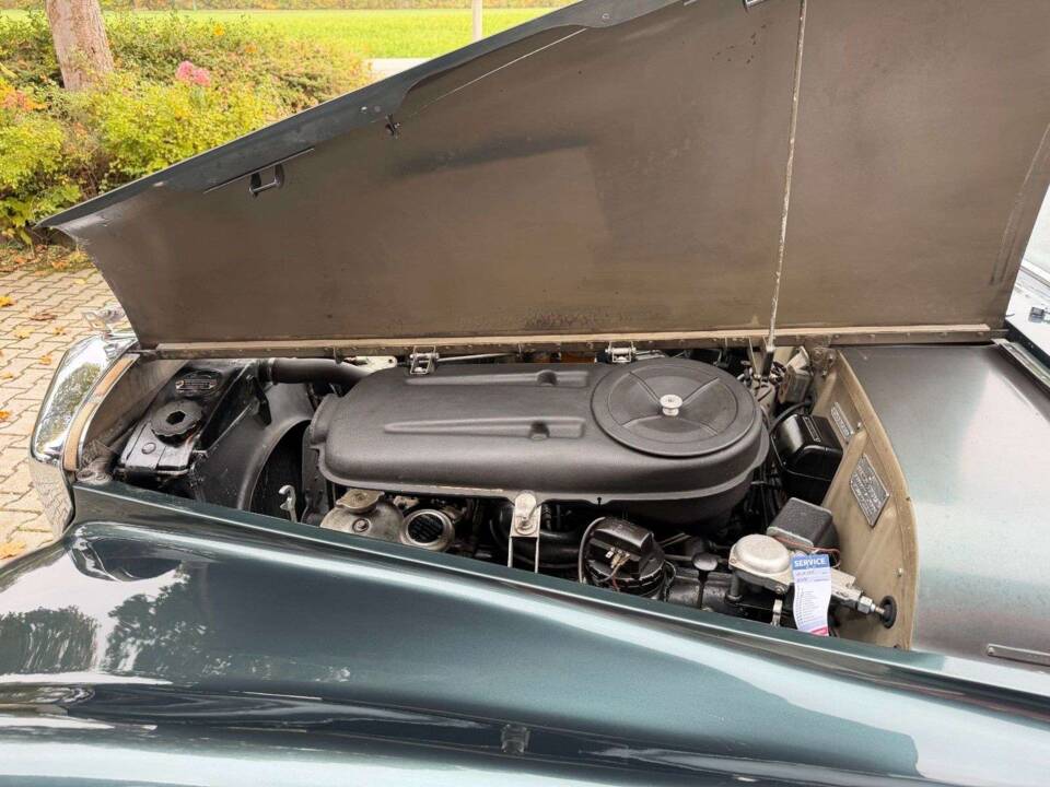 Image 23/36 of Bentley S 3 (1965)