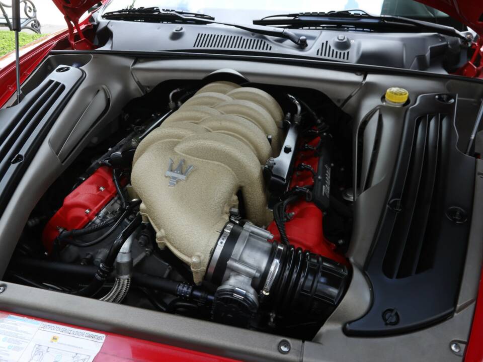 Image 4/50 of Maserati Spyder 4200 Cambiocorsa (2003)