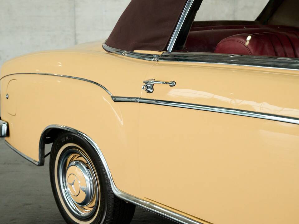 Immagine 21/50 di Mercedes-Benz 220 S Cabriolet (1958)